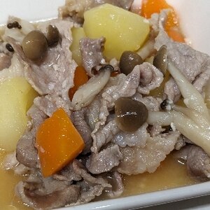 じゃがいもと人参としめじと豚肉の塩麹煮